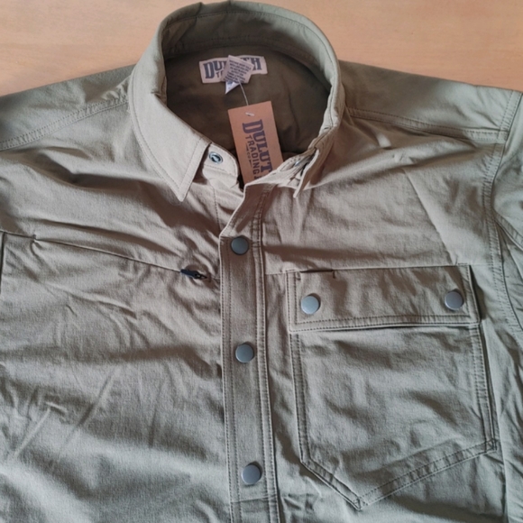 NWT Duluth Trading Co water resistant nylon snap button over-shirt - Picture 3 of 6